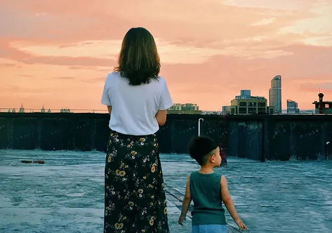 She Stabbed Herself 7 Times in Front of Her 6-Year-Old Son: Behind Every Collapsing Mother, There's an Overbearing Mother-in-Law and a Absent Husband