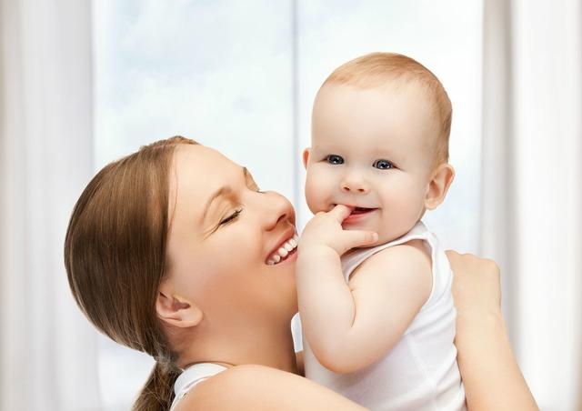 「超级宝妈」天庭饱满的孩子更聪明吗?如何科学提升宝宝智商?