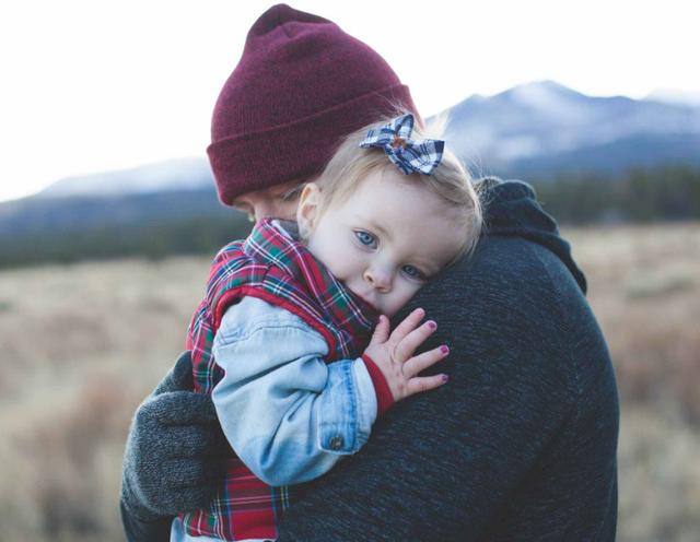 带孩子外出时，为了孩子安全考虑，千万要提防这三类人