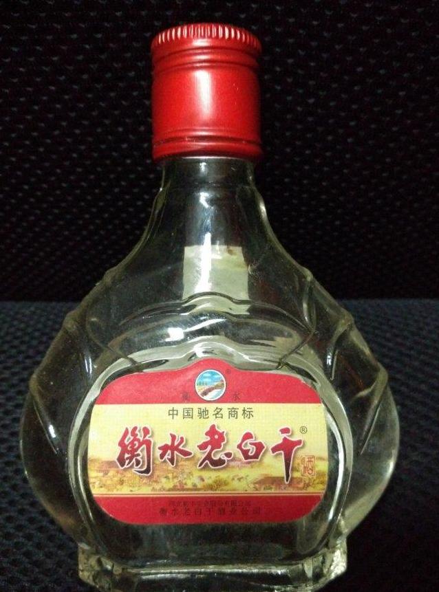 中国最烈白酒榜单出炉，第一名人号称“半杯倒”，一杯就见周公