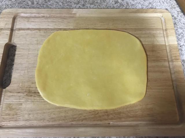 分享迷你小油条的做法，香酥可口，老少皆宜，做法超简单，一起学