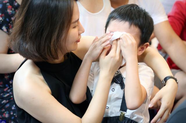 甜甜妈妈|家长如何帮助孩子控制情绪?以下几点很重要,很多父母还不知道