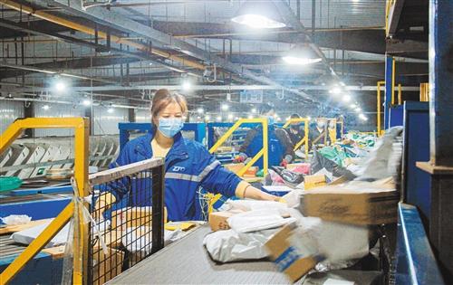 中国经济网▲中通快递业务量逾100亿件，这个“世界纪录”是怎样做到的？
