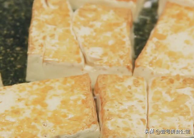 韭菜和豆腐这样搭配，鲜嫩爽口又嫩滑，解馋又营养的家常美食