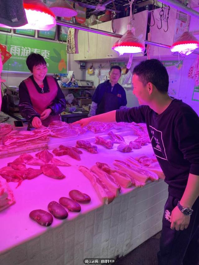 老板|小时小店|这家专门做烧鹅和叉烧的杭州街坊小店,居然是从警察的朋友圈开始火的