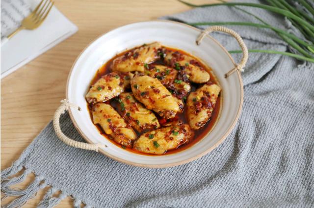 每次做这道菜，筷子就没离开过，入味又解馋，好吃到停不下来