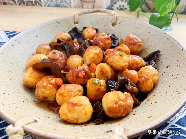 饭店38一份虎皮鹌鹑蛋，教你在家做，成本5块钱，比卖的还好吃