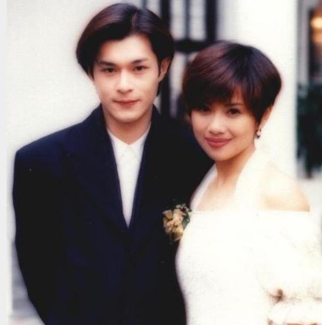 给糖就不闹|本以为她们不好看，结果年轻时都是大美女，看到阿朵被惊艳到了