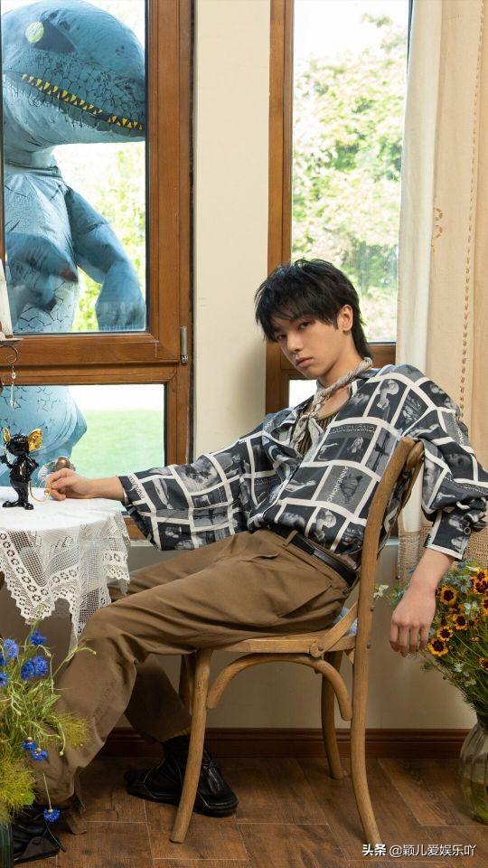 跳跳糖哪里跑|实火！华晨宇上马来西亚报纸，歌曲登顶新加坡电台周榜冠军！