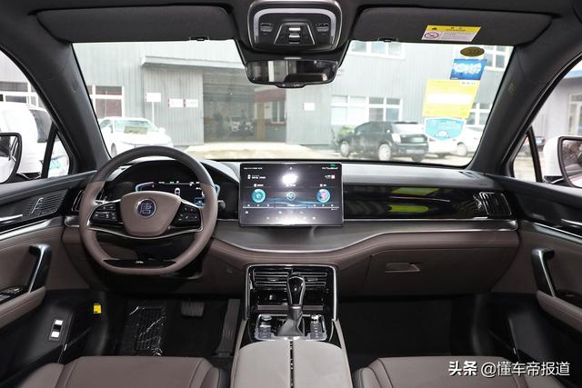 新车丨玩设计、拼内涵 长安UNI-K对战比亚迪唐谁更高档？