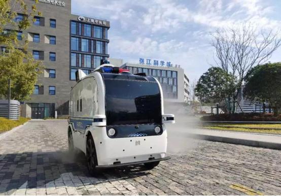 光明网■Apollo新石器无人送餐车、无人消毒车助力防疫