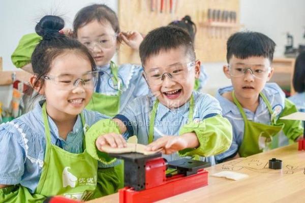 光明网|浙江湖州：小小巧手迎六一