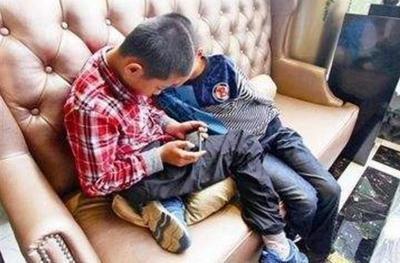 【超级宝妈】若家庭允许，建议早给孩子买这4种玩具，远离手机，越玩越聪明