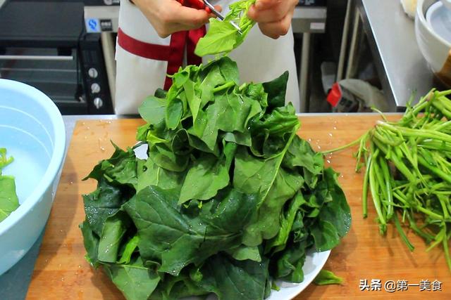 『吃天下』孩子的辅食别乱买！菠菜晾干打粉自己做，安全营养无添加