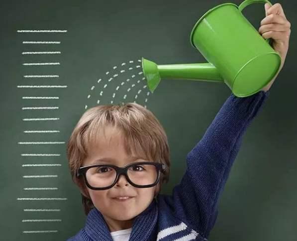 【你的育儿经】在这两个黄金时段睡觉，孩子生长激素多分泌5-7倍，对长高很重要