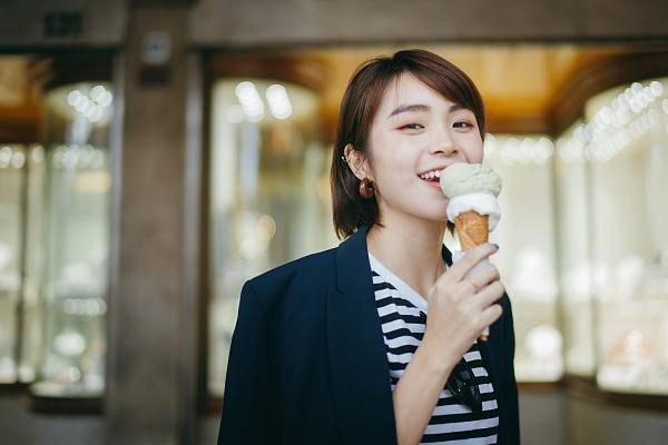 冰淇淋|一个冰淇淋下肚“脑结冰”？那叫“冰淇淋头疼”