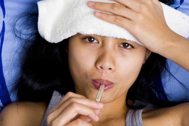 记住3个症状，才能尽快揪出艾滋病，关键还是“洁身自好”