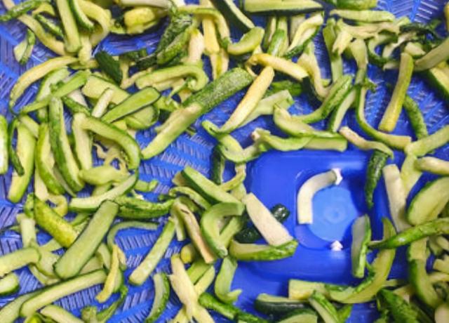 记住这两招，教你制作又脆又爽口的腌黄瓜