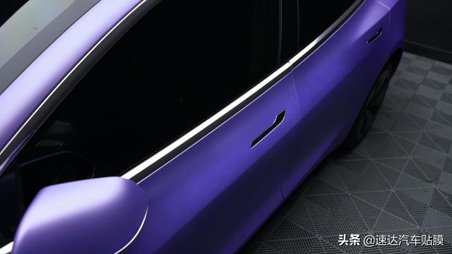 特斯拉model 3改色超亚紫，还看得出从前豪华车的样子