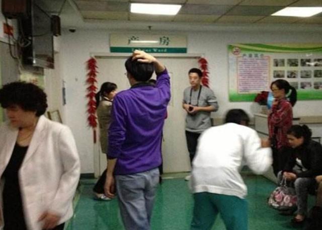 你的育儿经：二胎盼“小棉袄”，结果又生了个儿子，这几位爸爸的表情挺现实