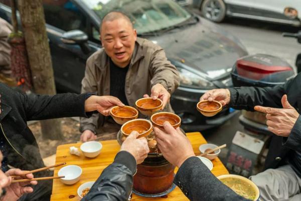 这天气，不多吃点都对不起哆嗦的手