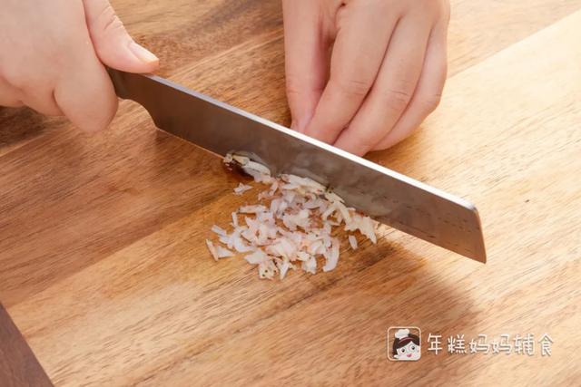 你的育儿经@别再逼娃喝水了！天暖了吃点它，补水又补维生素
