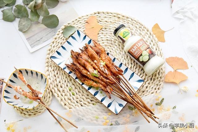 天冷在家能独享撸串快乐，烤一炉不够一人吃，鲜香入味，我家常吃