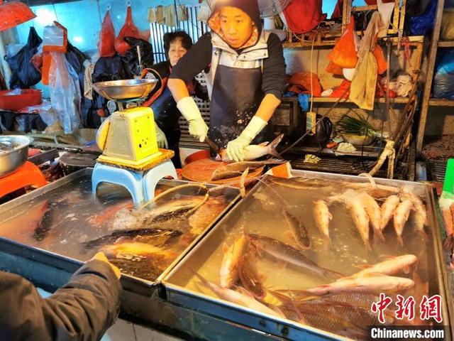 一条鲮鱼，广东侨乡台山人冬日吃出“百味”