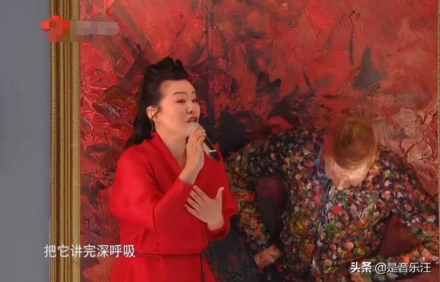 鹿畔阳光|当周深遇上龚琳娜，《笑之歌》惊艳全场，体现唱功一个“哈”足以