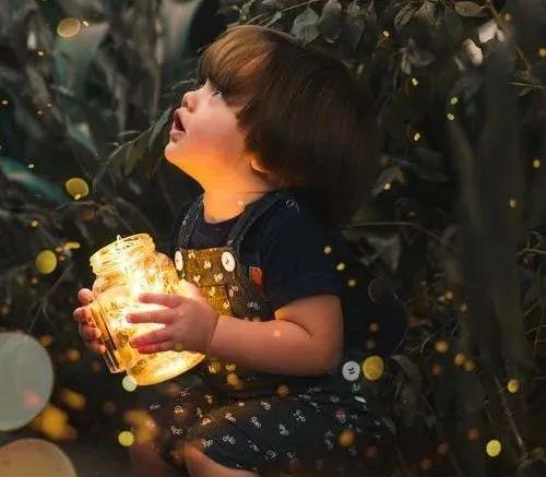你的育儿经|幼儿园奇葩手工作业火了，老师竖起大拇指：这届家长真是人才