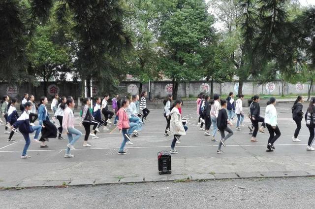 你的育儿经▲100年过去了，日韩身高大增，为什么中国娃的身高涨幅却排末位？