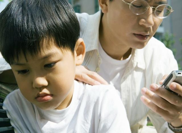 母子关系疏离背后是切肤之痛，妈妈自以为的爱，是对娃最大的伤害