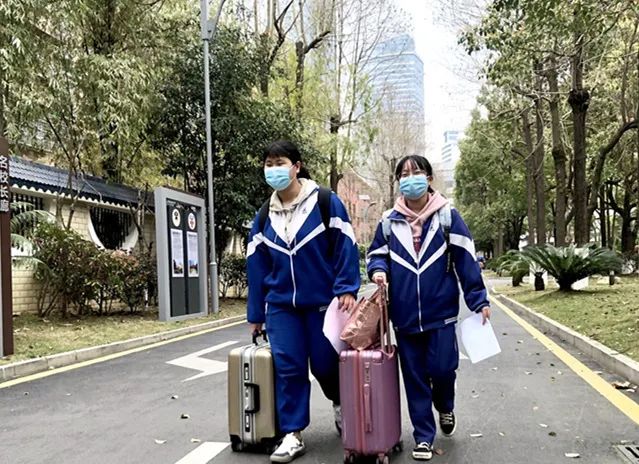 暖先生格调@家长注意了！学生返校要这样（这个省做了示范）