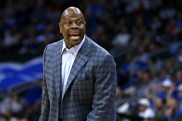 央视新闻客户端前NBA球星尤因确诊新冠肺炎
