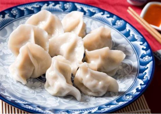 冬至快到了，自己在家包的水饺，皮薄馅大鲜美多汁