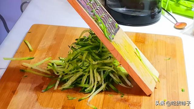 明日大雪，别忘记给家人包这2种馅的饺子，便宜又营养，好吃不腻