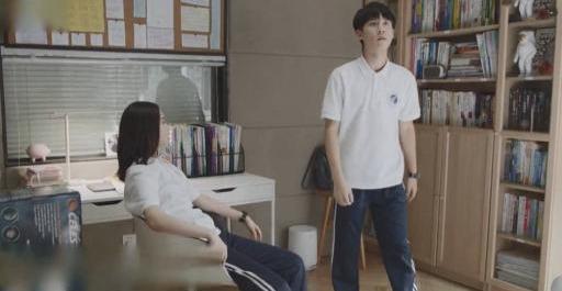 晚巷|《小欢喜》第一集，这个校长说得真好