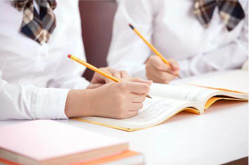 幸福的小调|“神兽”开学家长就彻底解放啦？育儿路漫漫，任重而道远