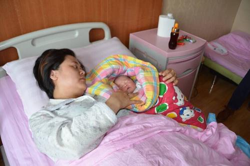 【超级宝妈】产妇被医生问“隐私”问题，感觉难为情而不作声，医生：如实回答
