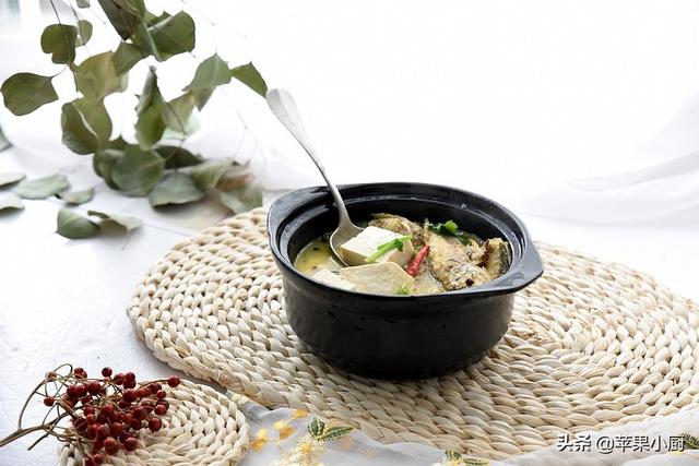 冬天应多吃的大炖菜，高蛋白低热量，吃到最后汤还是热乎乎的，鲜