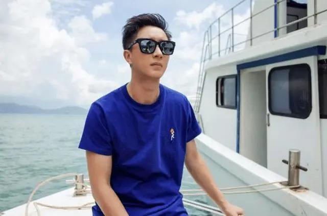 琉璃娃娃的梦|杨幂10年前拍的百事可乐广告，那时候还不红，造型夸张无比撩人