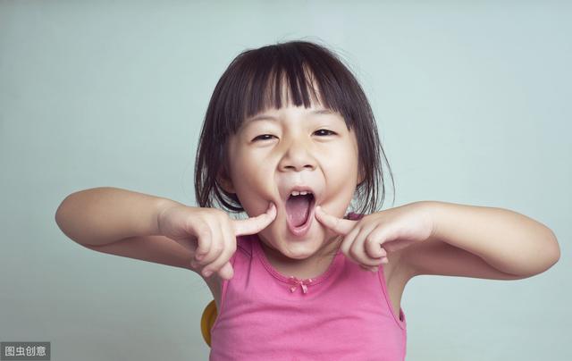 「你的育儿经」“再哭，靠墙站！”冲孩子吼，不如试试樊登热荐的情感引导式教育