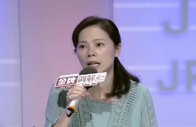 有了钱之后妻子在家就是“女狂人”，挥霍无度不说，有时还会目中无人