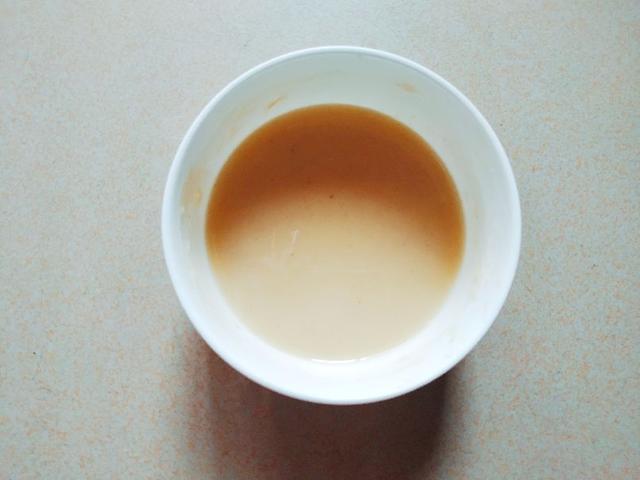 烙饼最忌“揉”，老妈用了几十年烙饼的方法，柔软多层，久放不硬