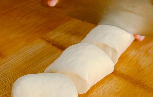 1碗面粉1把香葱，教你做懒人版葱花饼，层次柔软，放凉了也不硬