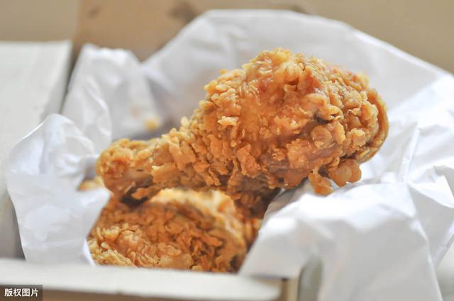 「你的育儿经」健康安全吃零食：宝妈宝爸们这几种零食别去碰