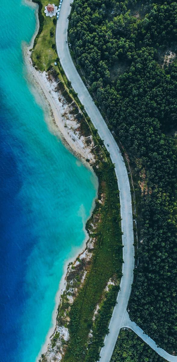 [旅行百事通]广东茂名露天矿：曾是百米深的废弃矿坑，如今变成了“马尔代夫”