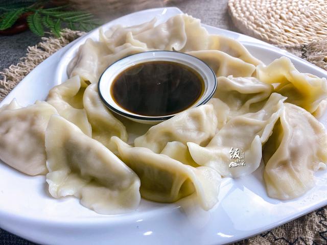 明日冬至，为家人第一次包饺子，鲜美多汁，不比饺子馆做得差