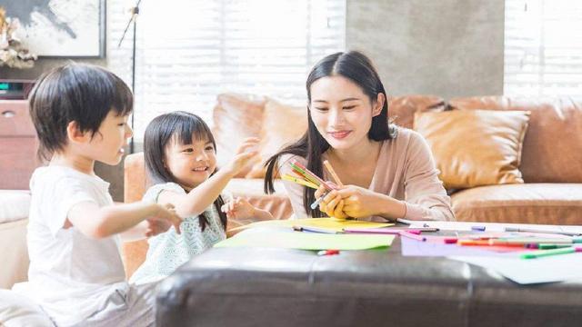 【超级宝妈】孩子3岁后说话仍不流利？家长巧用“妈妈腔”，提升宝宝语言能力