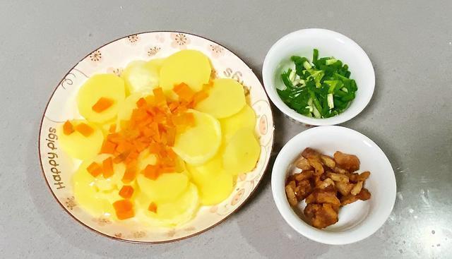 星星点灯|【孕妇食谱】猪油渣土豆泥，绵沙香软，口口香脆，连吃三天不会烦